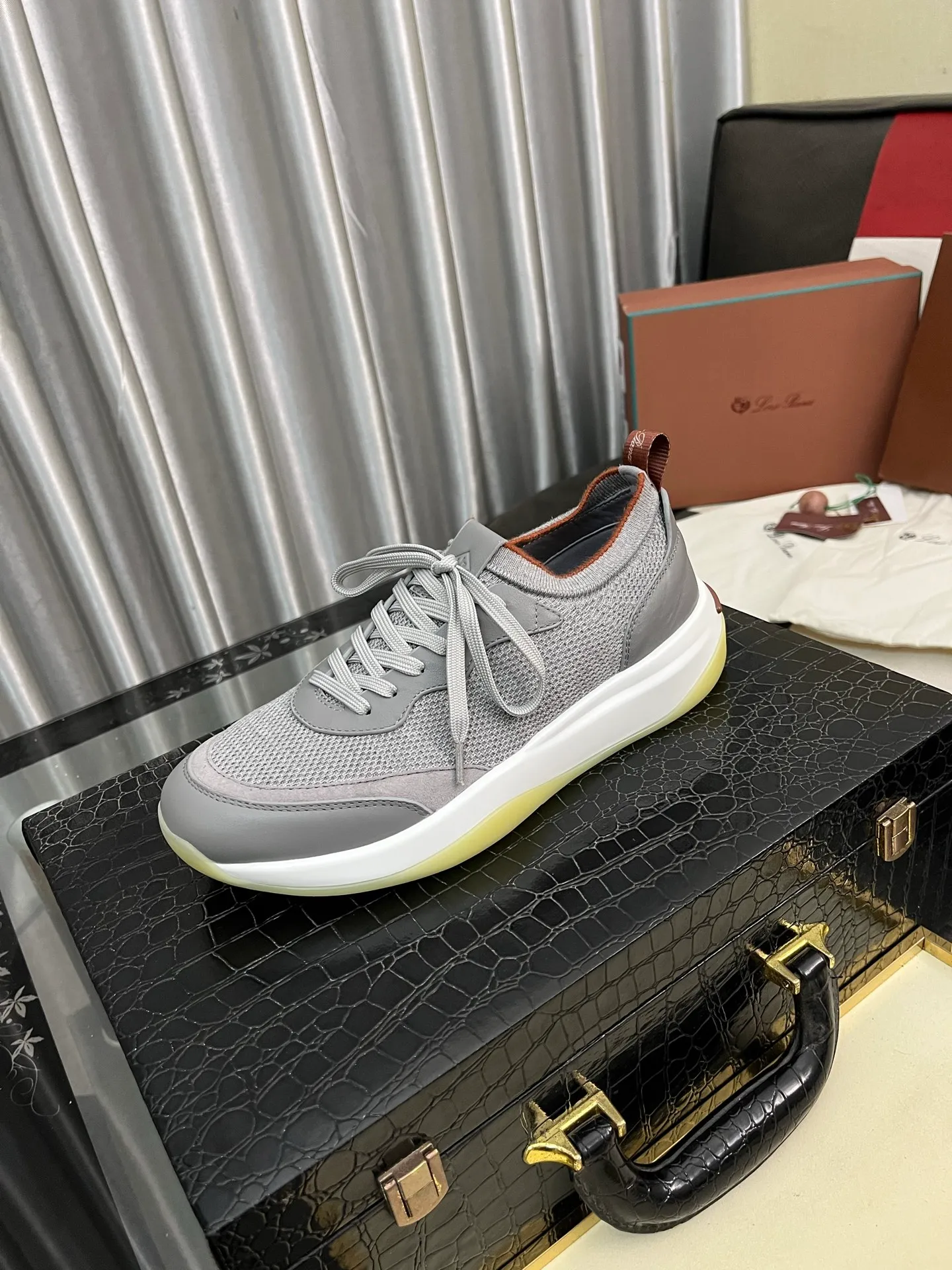Men's men's shoes💰620⌚️⌚️Loro Piana - Loro Piana LP classic casual shoes, men's lace-up casual shoes and sneakers, high-quality lightweight and comfortable fabrics, suitable for outdoor leisure, the color is young and energetic, the upper is imported deerskin from Italy, it is great with sportswear or casual suits! Code number: 38-446️⃣Colors available